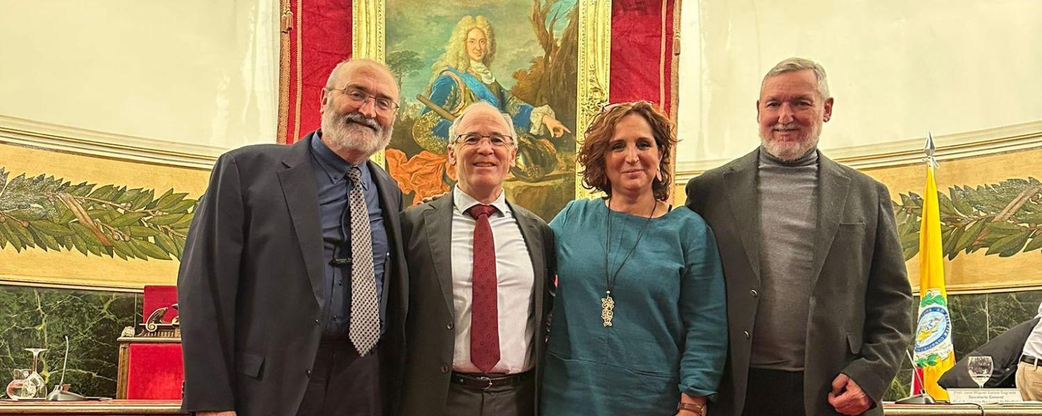 La Real Academia Nacional de Medicina de España premia la labor en Docencia y Educación a dos médicos de familia