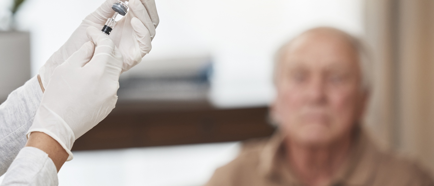 La semFYC pide la intervención de las Administraciones para hacer frente al descenso en las tasas de vacunación de gripe y COVID entre personas mayores
