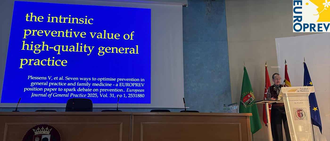 La eminente médica de familia Iona Heath sacude el debate sobre la prevención en Madrid: “Actuar sobre la pobreza salva más vidas que ampliar pruebas a población sana”