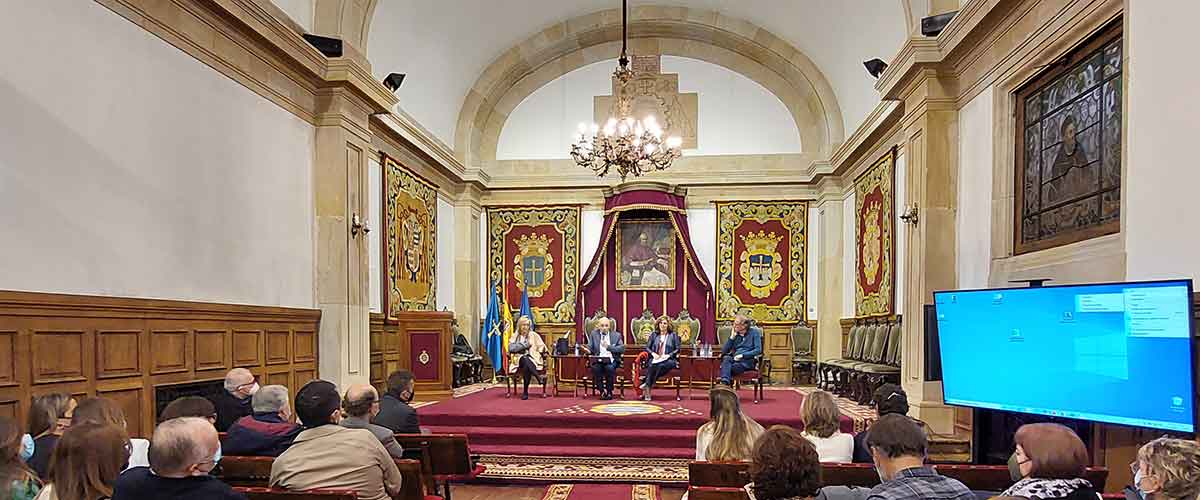 La herencia intelectual de Salvador Tranche se reúne en Oviedo para agitar la universidad, las sociedades científicas y las consultas del MFyC